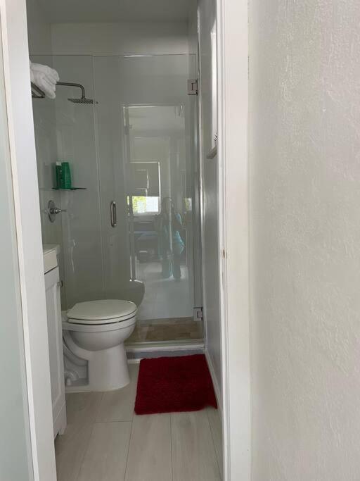 Comfortable Modern Apartment- Location. Apartamento