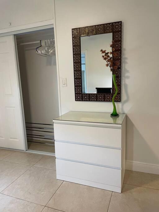 Apartamento Comfortable Modern Apartment- Location.